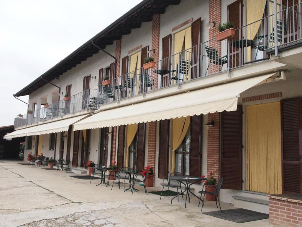 Agriturismo Le Viole Barolo Exteriér fotografie