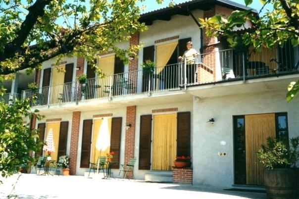 Agriturismo Le Viole Barolo Exteriér fotografie
