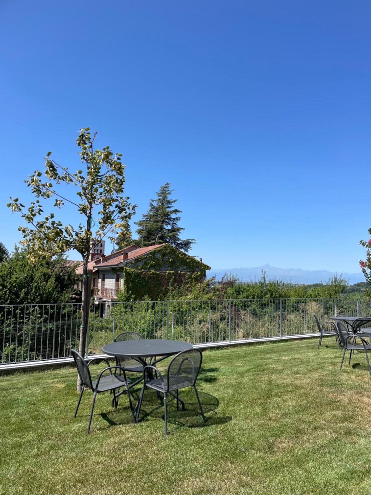 Agriturismo Le Viole Barolo Exteriér fotografie