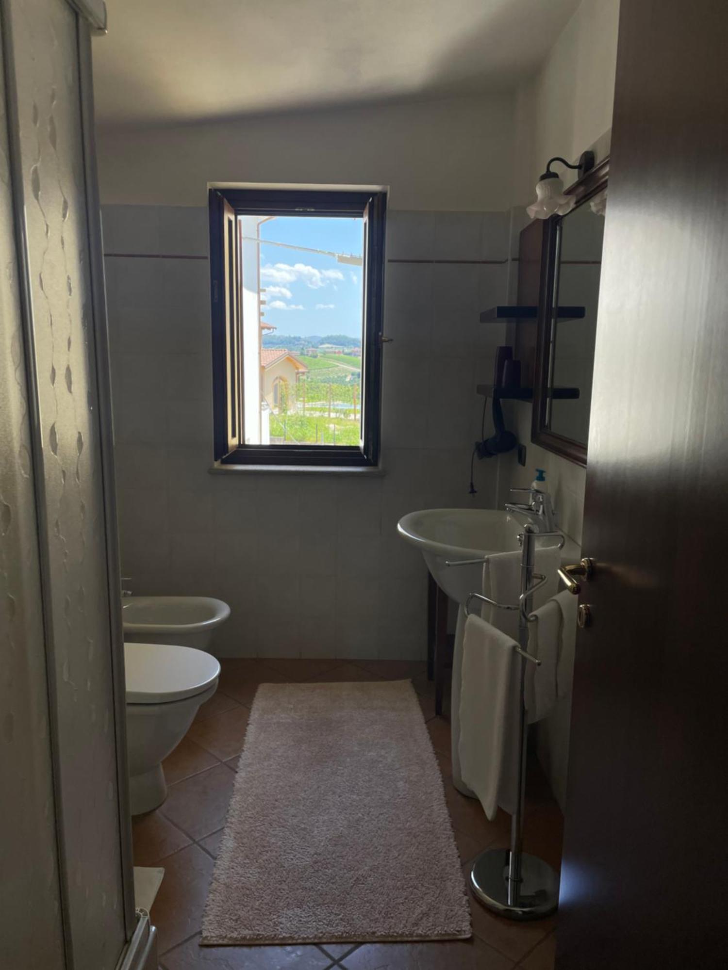 Agriturismo Le Viole Barolo Exteriér fotografie