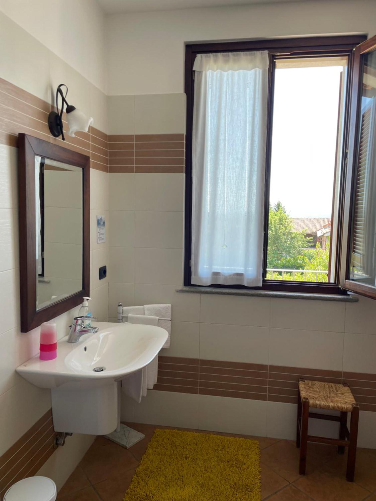Agriturismo Le Viole Barolo Exteriér fotografie